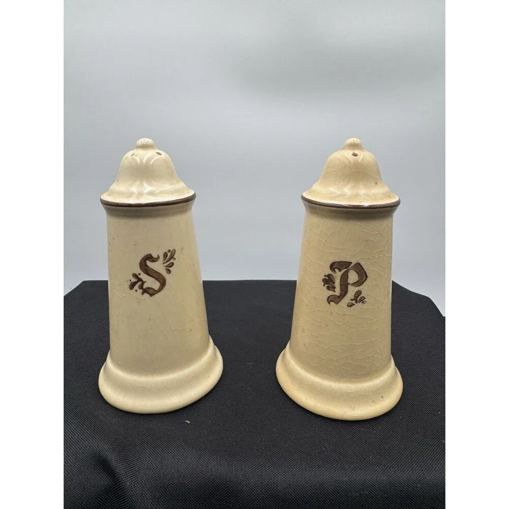 VTG USA Pfaltzgraff Village Pattern Tall Salt Pepper Shakers